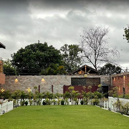 Yashmay Villa Club & Resort Gonda Экстерьер фото