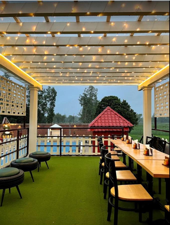 Yashmay Villa Club & Resort Gonda Экстерьер фото