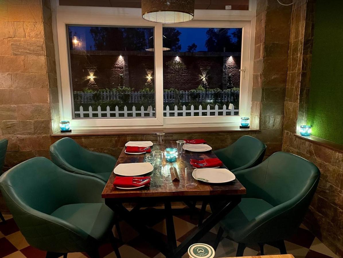 Yashmay Villa Club & Resort Gonda Экстерьер фото
