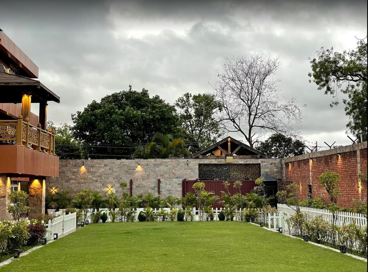 Yashmay Villa Club & Resort Gonda Экстерьер фото