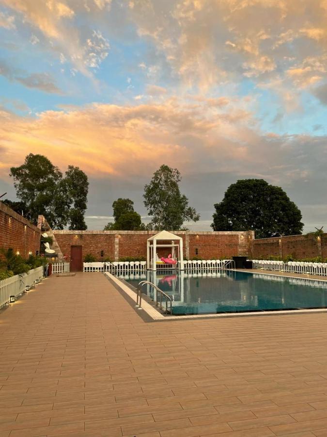 Yashmay Villa Club & Resort Gonda Экстерьер фото